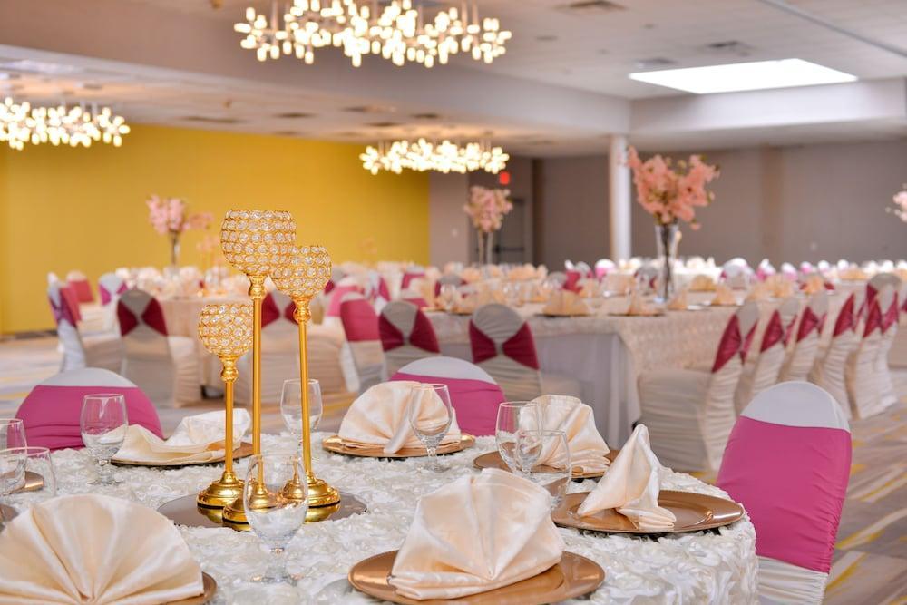 Holiday Inn Dallas-Richardson By Ihg Bagian luar foto