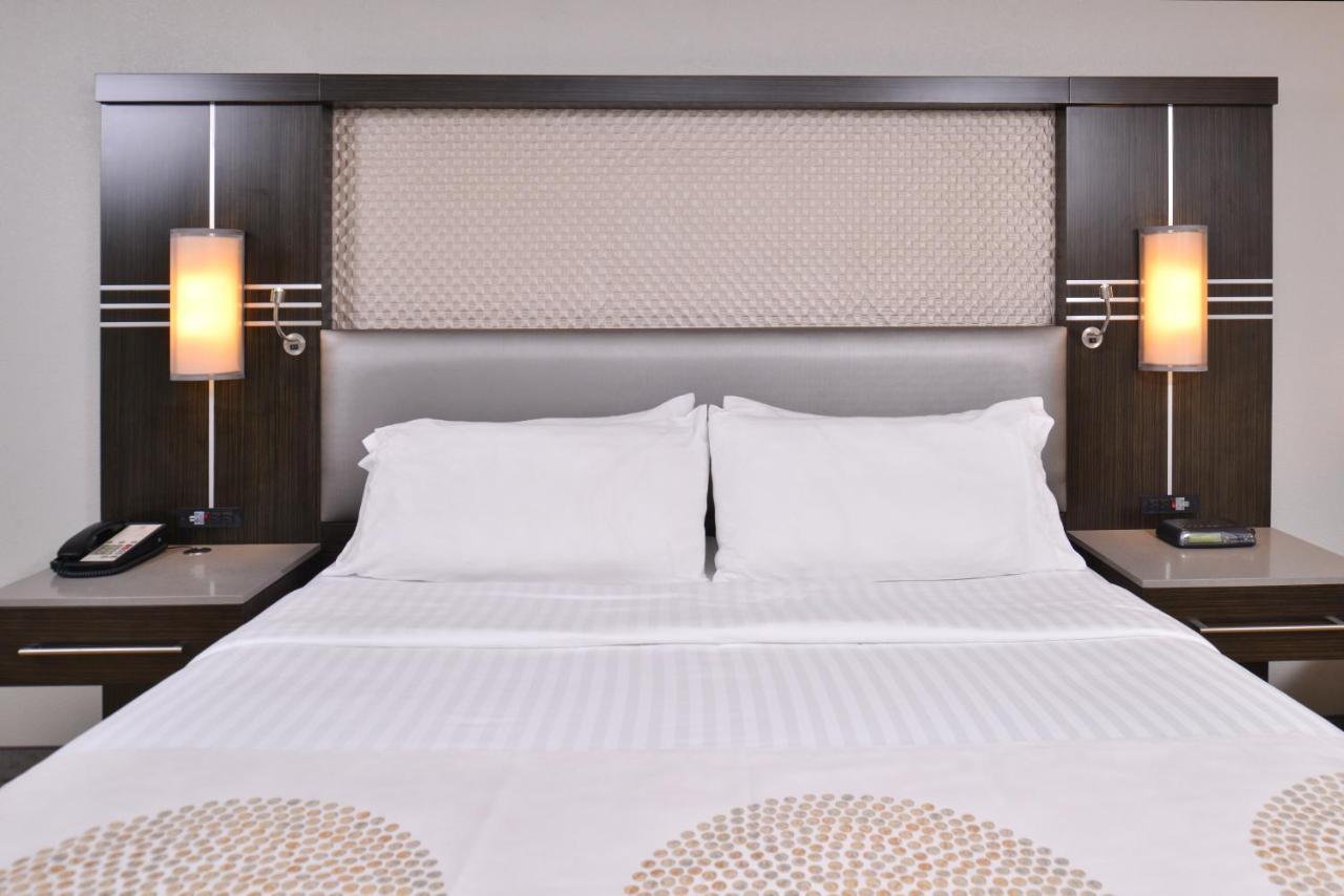 Holiday Inn Dallas-Richardson By Ihg Bagian luar foto